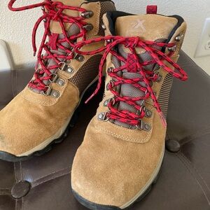 Women’s mid rise hiking boots